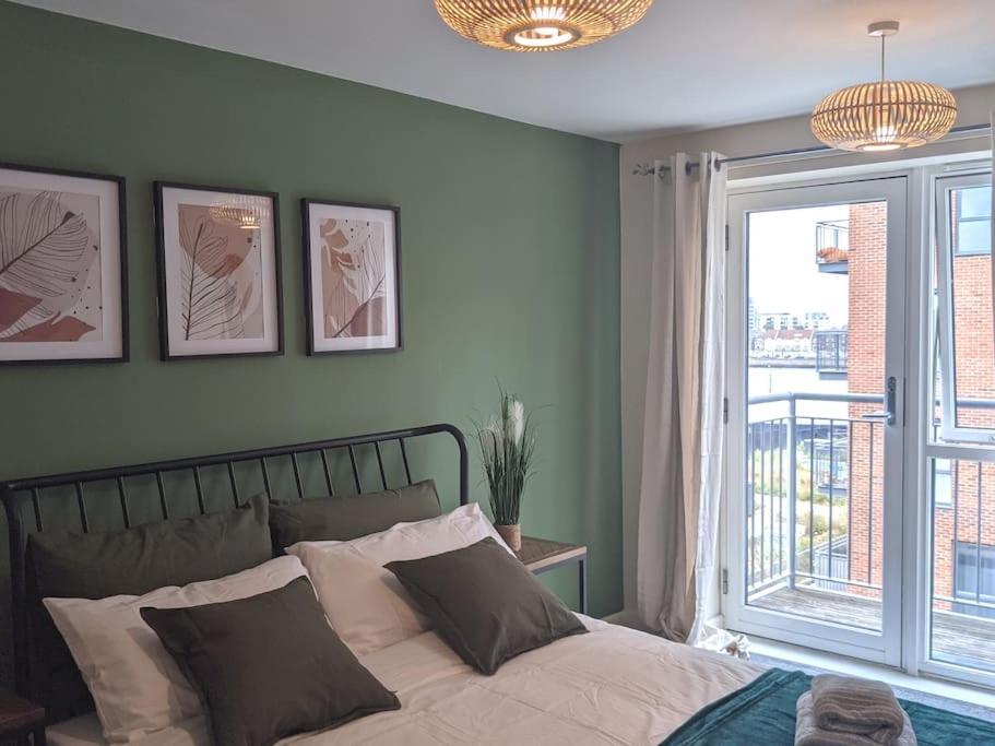 Homely 2 Bed Duplex With A River View Southampton Buitenkant foto
